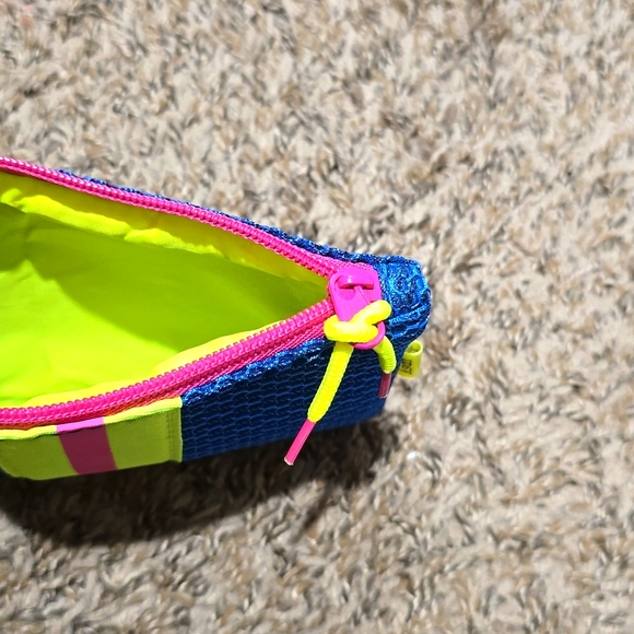 Ipsy Scuba Makeup Bag - Bundle and Save - Picture 3 of 3